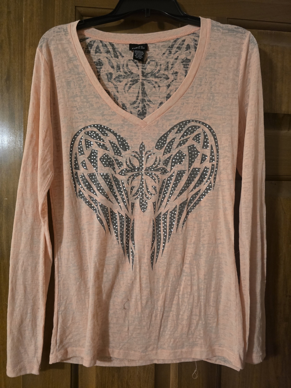 Rue21 Peach Long Sleeve V-Neck Top with Metallic Black Wing Heart